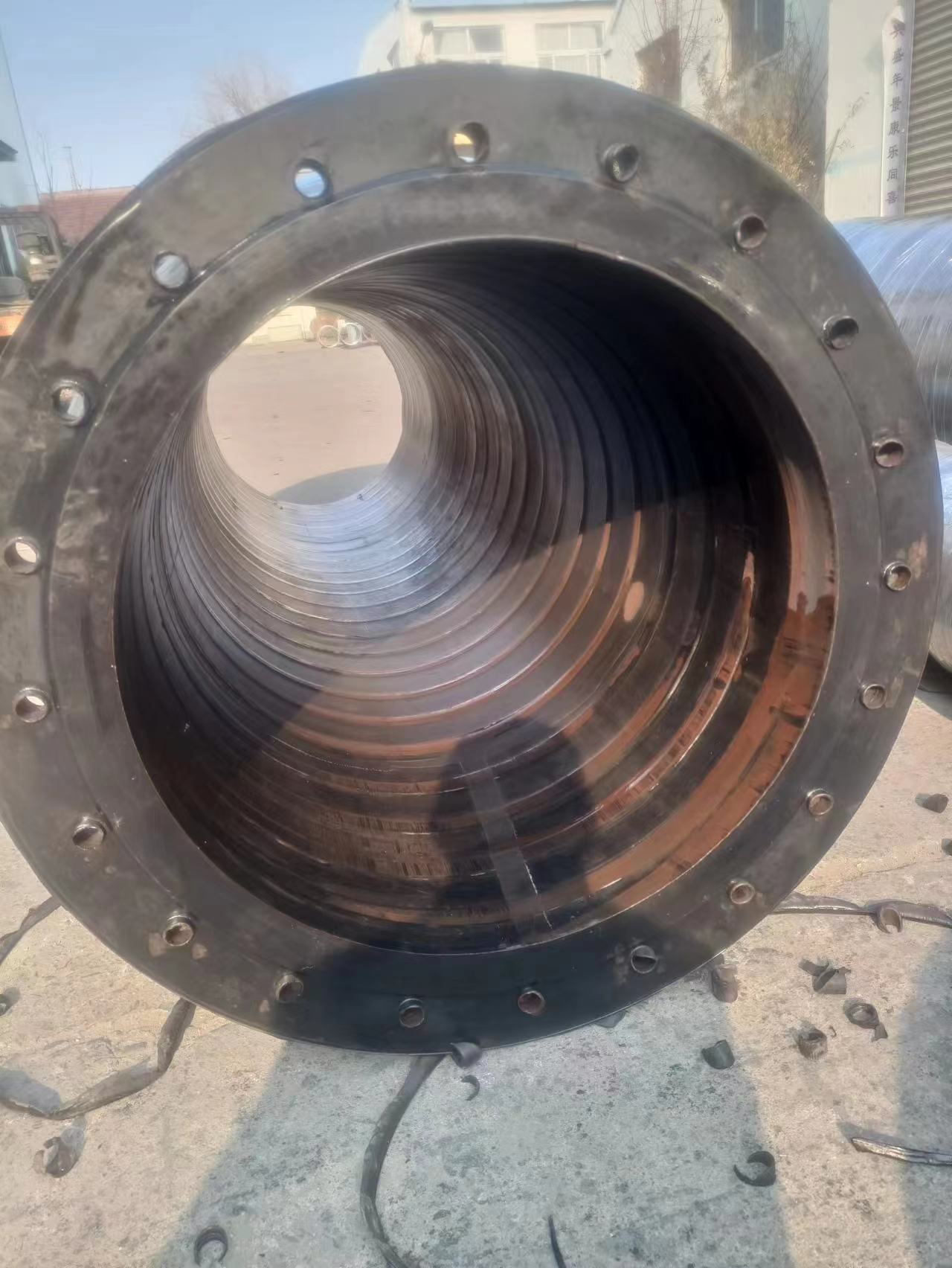 What is the difference of Armored hoses and common rubber hoses